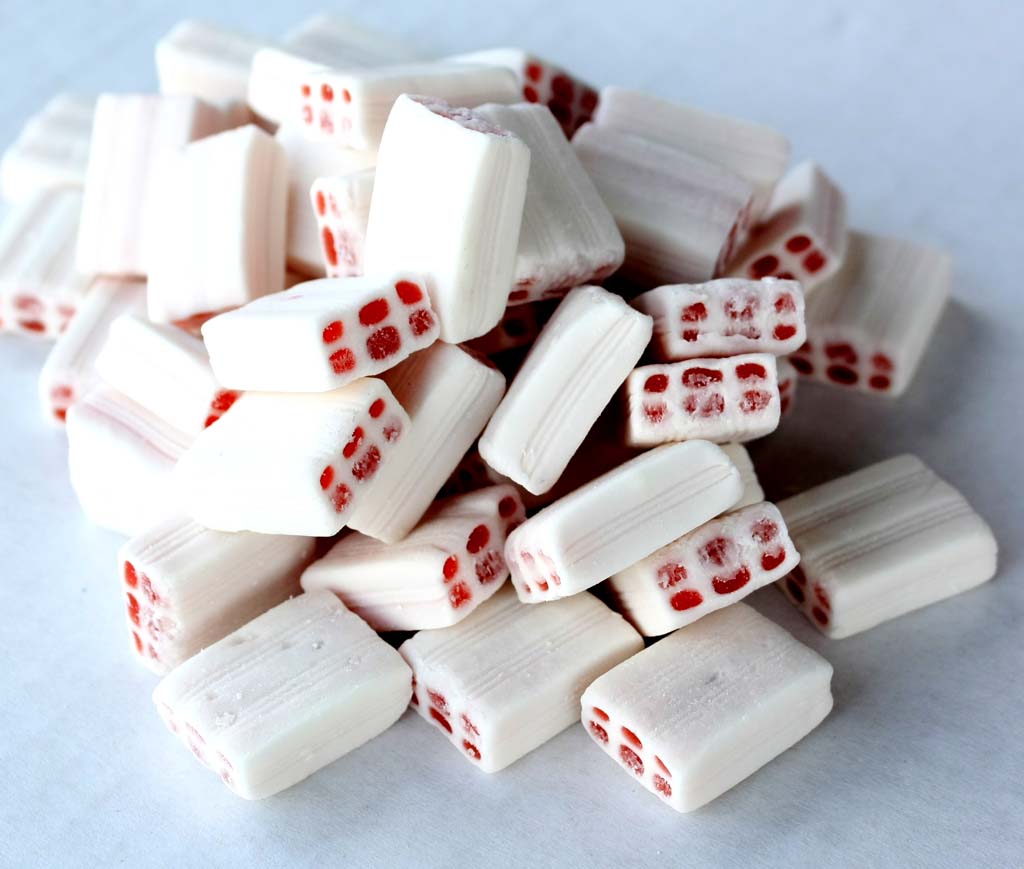 Fini Bricks 2kg White Cream Strawberry x 400ct