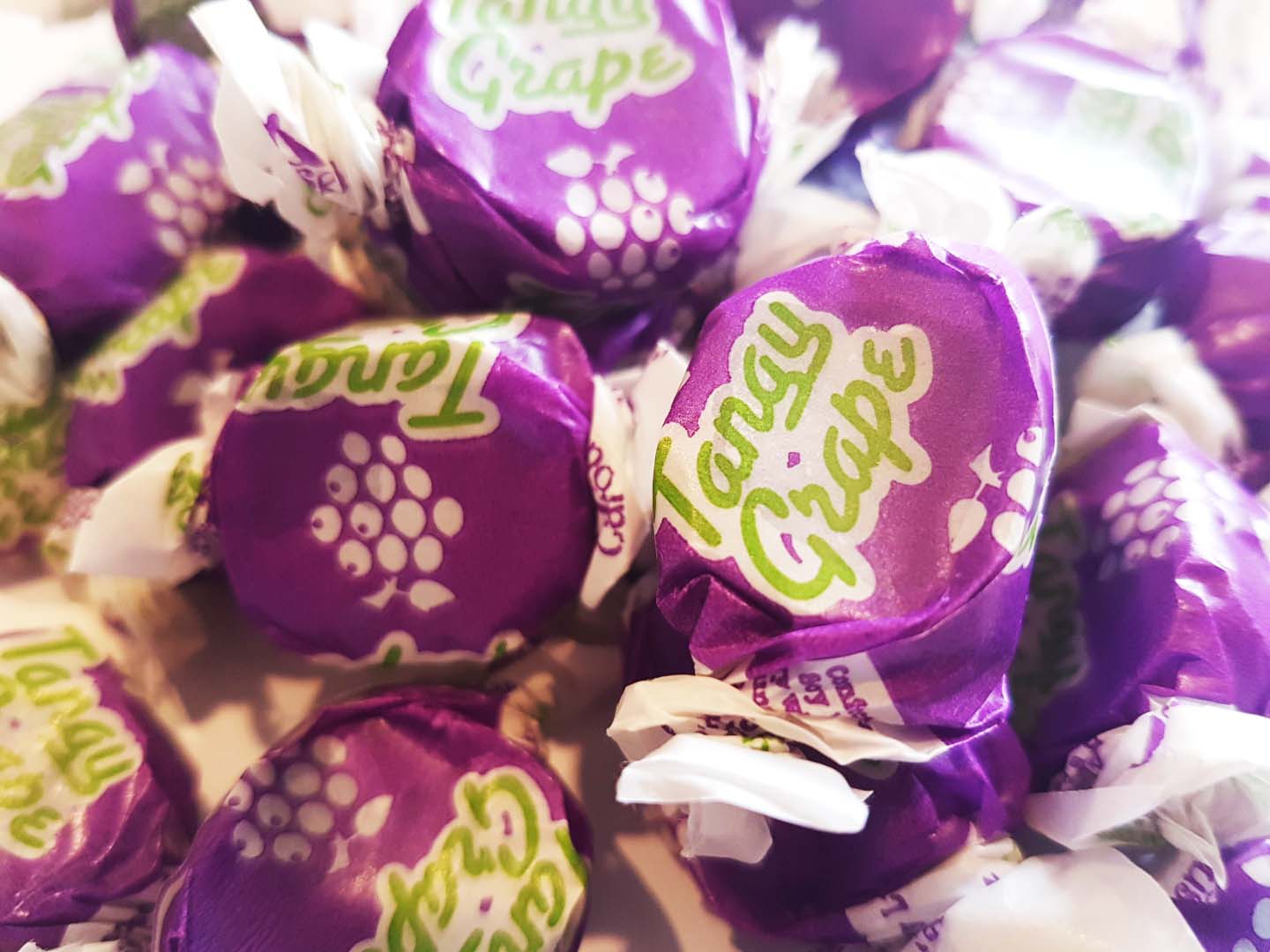 Carousel Tangy Grape Chews 2Kg x 320ct