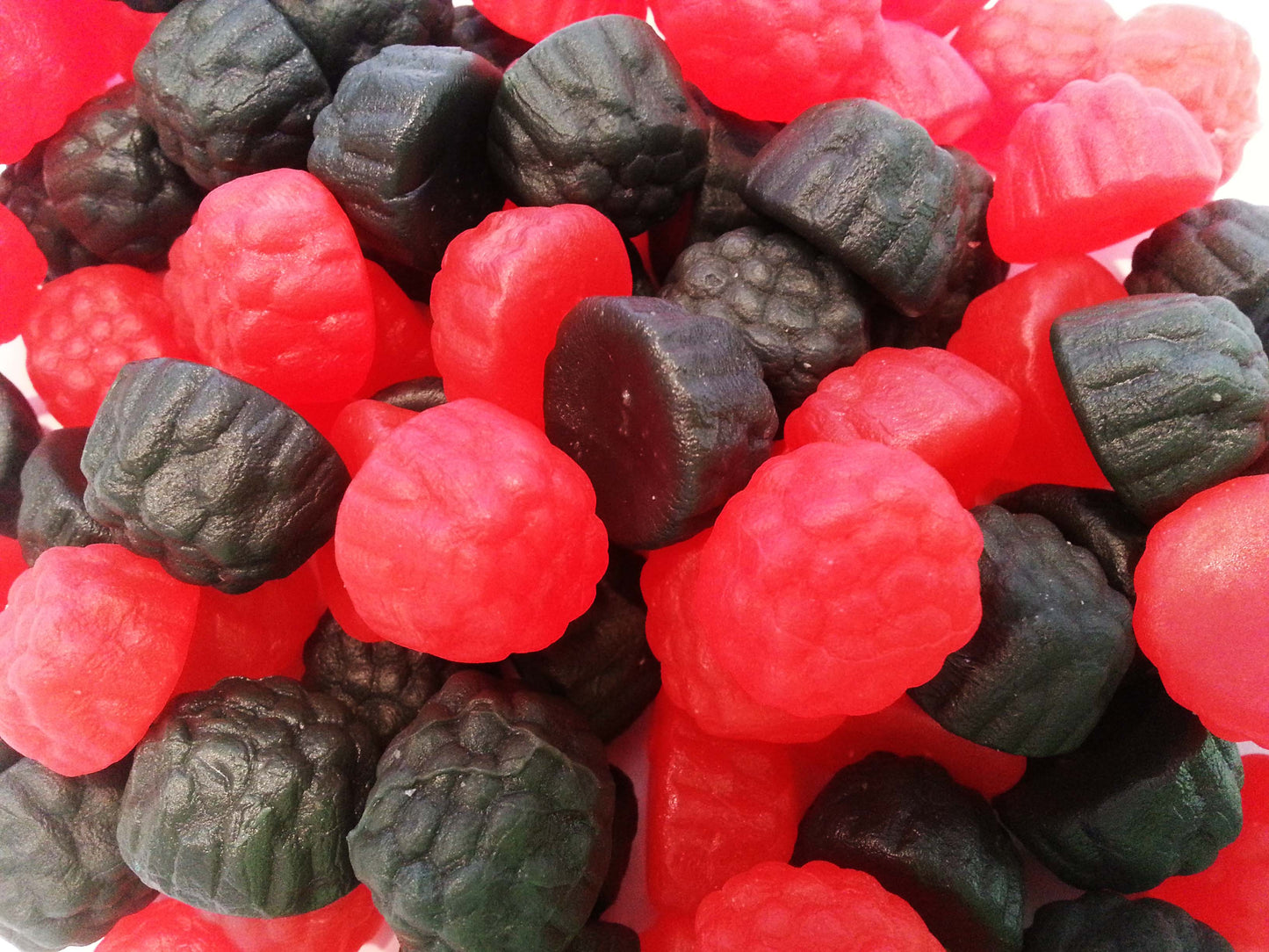 Dragon 2kg Gummy Blackberries and Raspberries